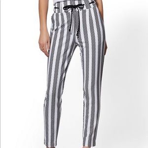 Paperbag-Waist Slim Ankle Pant